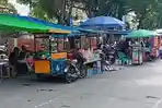 Penjual-makanan-di-lokasi-unjuk-rasa-di-kantor-Gubernur-Riau.jpg