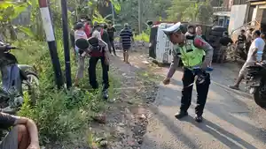 Kecelakaan-di-Tanjakan-Bebetin-Buleleng-Bali-As-Truk-Patah.jpg