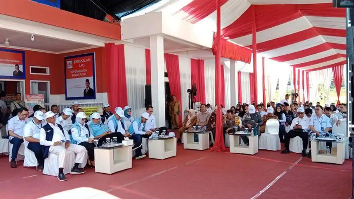 Bupati dan Wabup Sumedang  Ikuti Virtual Peluncuran Kopdes Merah Putih oleh Presiden Prabowo