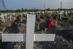 Pemakaman Khusus Korban Covid-19 di Surabaya
