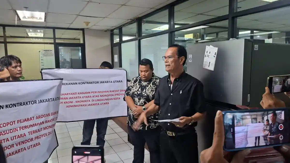 Dugaan Monopoli Proyek Menggurita, Aliansi Kontraktor Geruduk Kantor Wali Kota Jakut - Wartakotalive.com