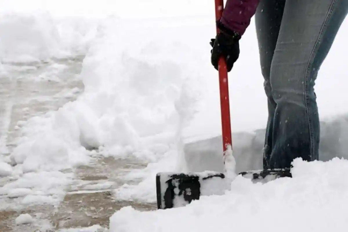 Gara-gara Membersihkan Salju dengan Sekop, Tiga Orang Tewas Tertembak di Pennsylvania