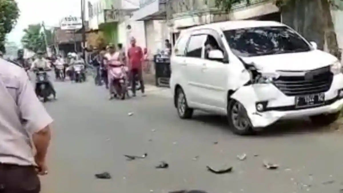 Kecelakaan di Jalan Raya Manglad Sukabumi Sore Ini, Motor vs Motor, Dua Orang Luka-luka