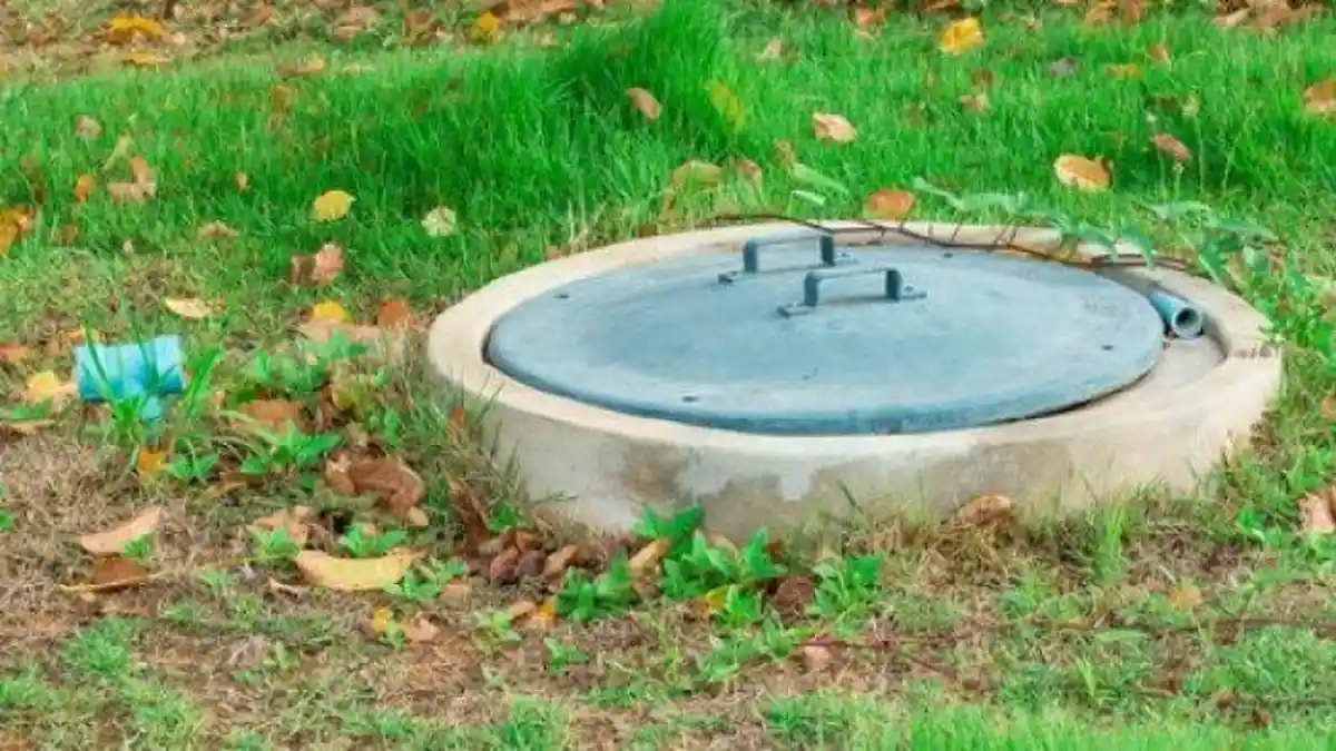Merokok Sambil BAB, Septic Tank Meledak, Korban Dilarikan ke Rumah Sakit
