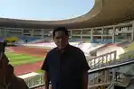 erick-thohir-di-stadion-manahan-solo.jpg