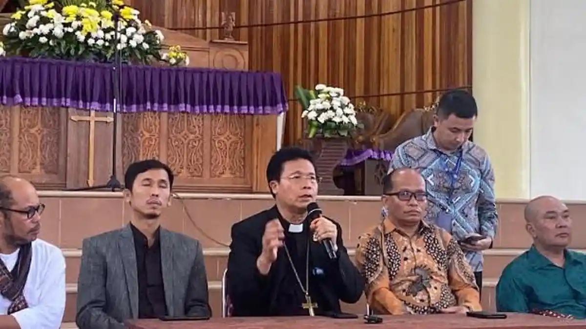 Ephorus HKBP Pdt Dr Victor Tinambunan Sebut Banjir Bandang Parapat akibat Ulah Tangan Manusia