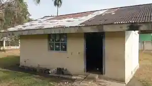 Penampakan-ruang-Kelas-I-SDN-002-Tanjung-Kec-Koto-Kampar-Hulu-bekas-WC.jpg