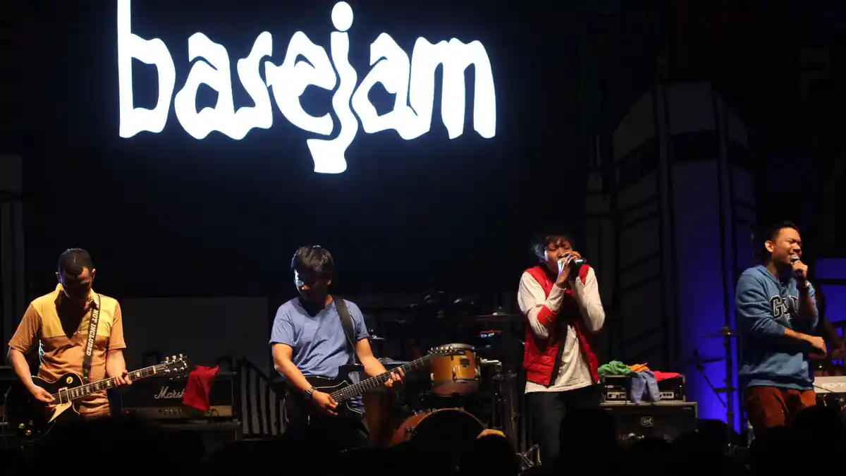 Download Lagu MP3 Base Jam - Bukan Pujangga, Lengkap dengan Lirik Lagunya