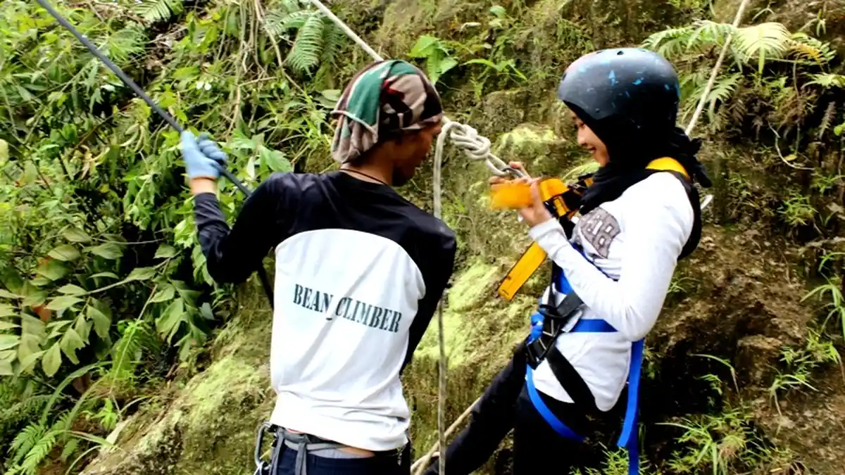 Swing Rope Picu Adrenalin tatkala Lompat dari Ketinggian 120 Meter, Anda Berani?