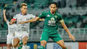 Rizky-Ridho-kanan-harus-jadi-pemain-cadangan-saat-Persebaya-vs-Persib-Bandung.jpg