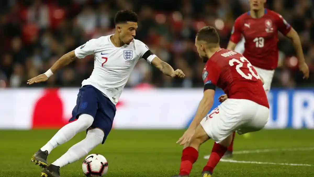 Highlights Inggris vs Republik Ceko 5-0: Kane Puji Penampilan Sterling dan Jadon Sancho