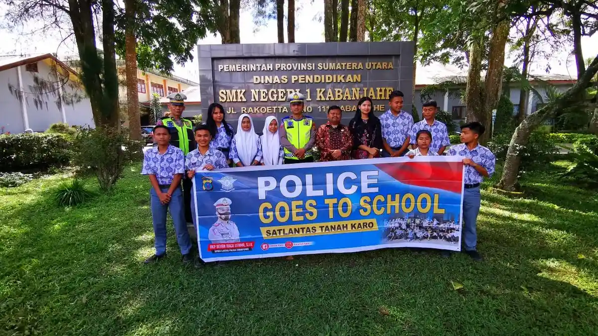 SATLANTAS Polres Karo Sosialisasi UU Lalin Angkutan Jalan di SMKN 1 Kabanjahe