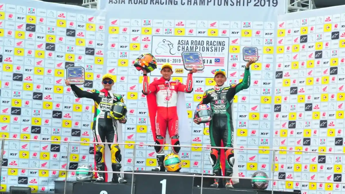 Raih Double Podium, Lagu Indonesia Raya Berkumandang di ARRC Sepang