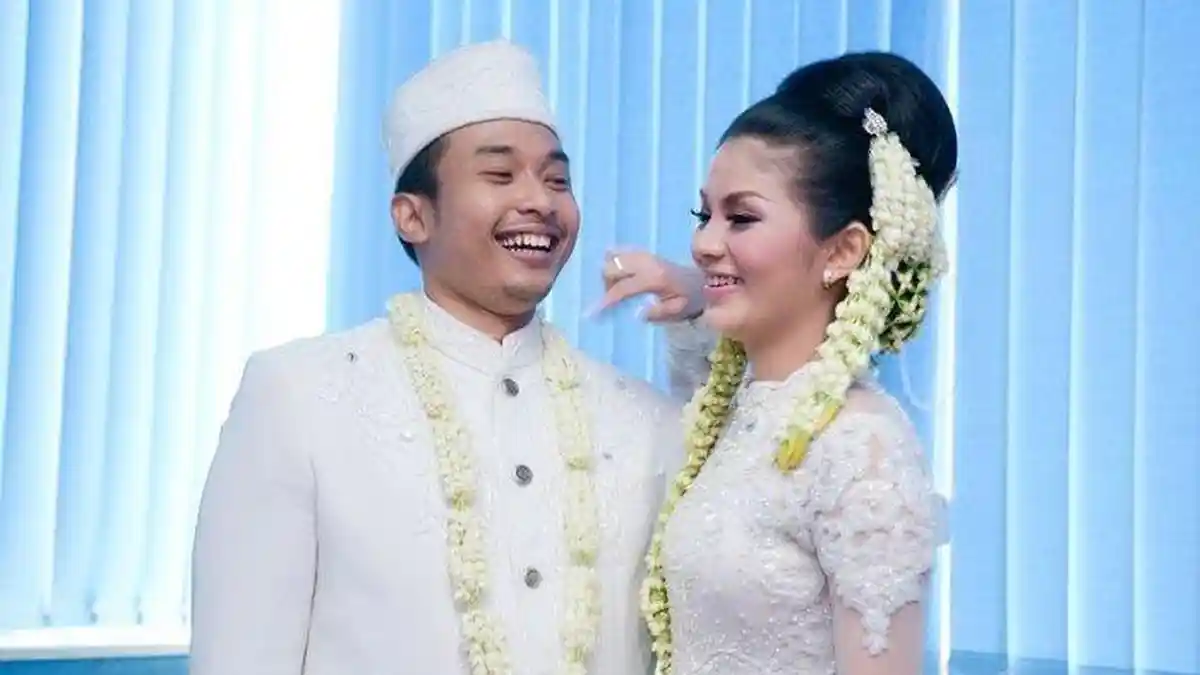 4 Fakta Indra Utama, Suami Presenter Intan RJ yang Meninggal Dunia ...