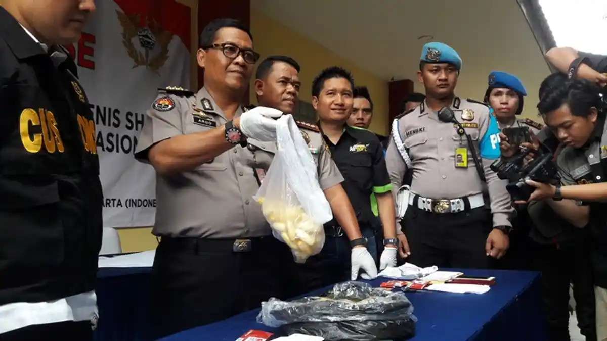 Polisi Gagalkan Penyeludupan Sabu yang Disembunyikan Dalam Perut