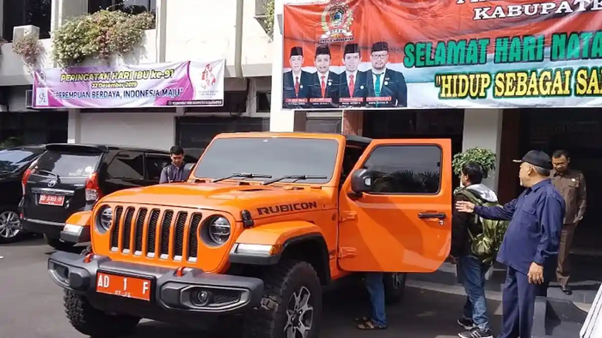 Begini Penampakan Rubicon Bupati Karanganyar Juliyatmono Rp 2 M yang Timbulkan Pro Kontra Publik
