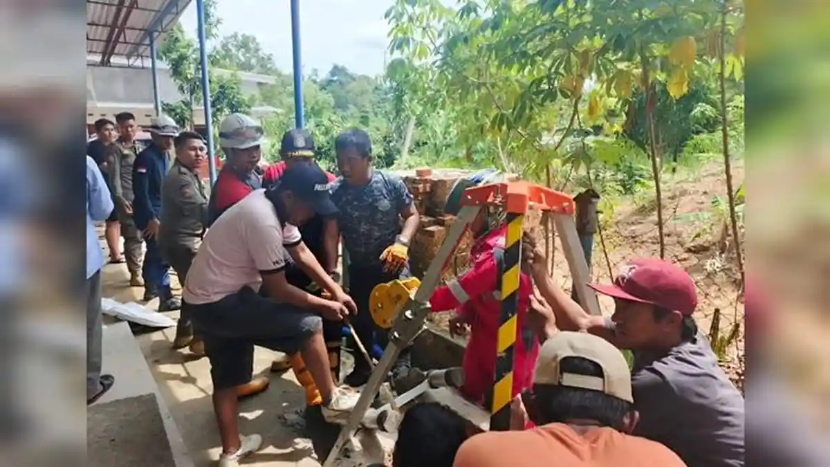 Berpacu dengan Maut di Dasar Sumur Beracun, Aksi Cepat Damkar PALI Selamatkan Dua Nyawa
