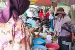BELI-OLEH-OLEH-Suasana-Jumat-155-pagi-di-Pantai-Timur-Pangandaran-1.jpg