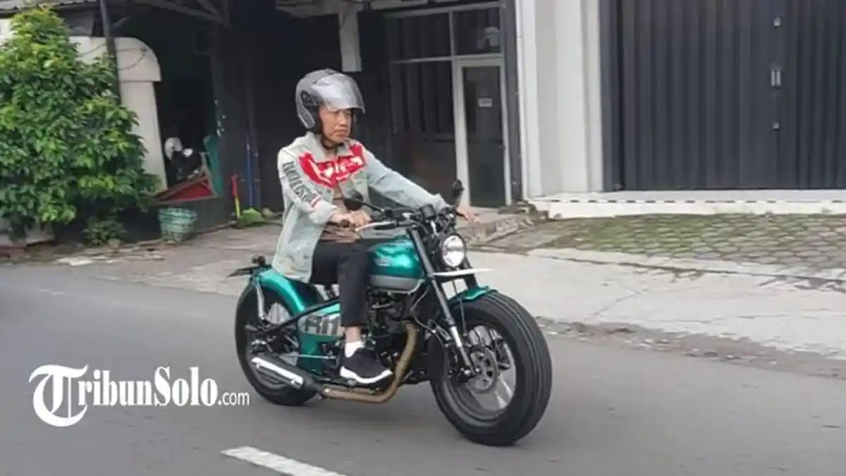 Jokowi Ikut Turing Salah Satu Klub Motor, Gunakan Kendaraan Chopper ...