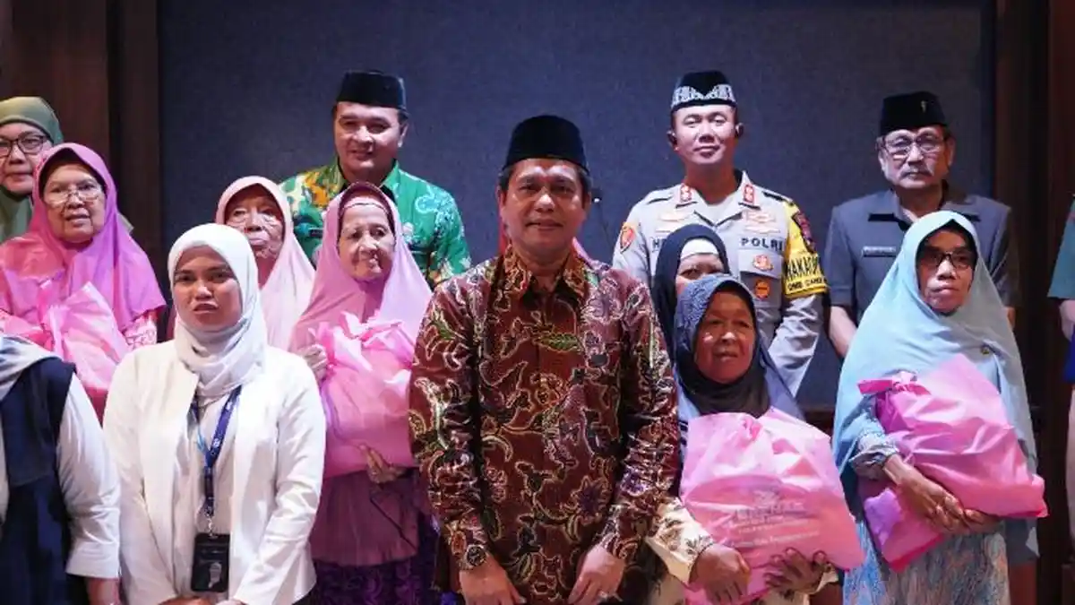 Rektor UMP Buka Bersama Ratusan Kaum Duafa di Pusat Studi Dakwah Komunitas