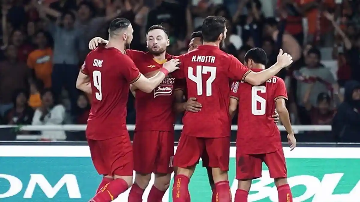 Batal Lawan Persebaya, Persija Jakarta Incar Klub yang Bajak Ezechiel NDouassel dari Persib Bandung