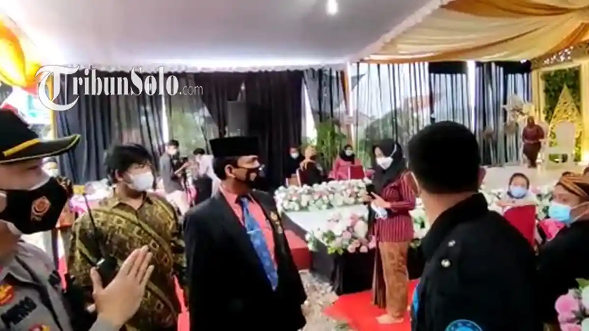 Warga Pasar Kliwon Solo Nekat Gelar Hajatan, Padahal Sudah Diingatkan Polisi: Akhirnya Dibubarkan