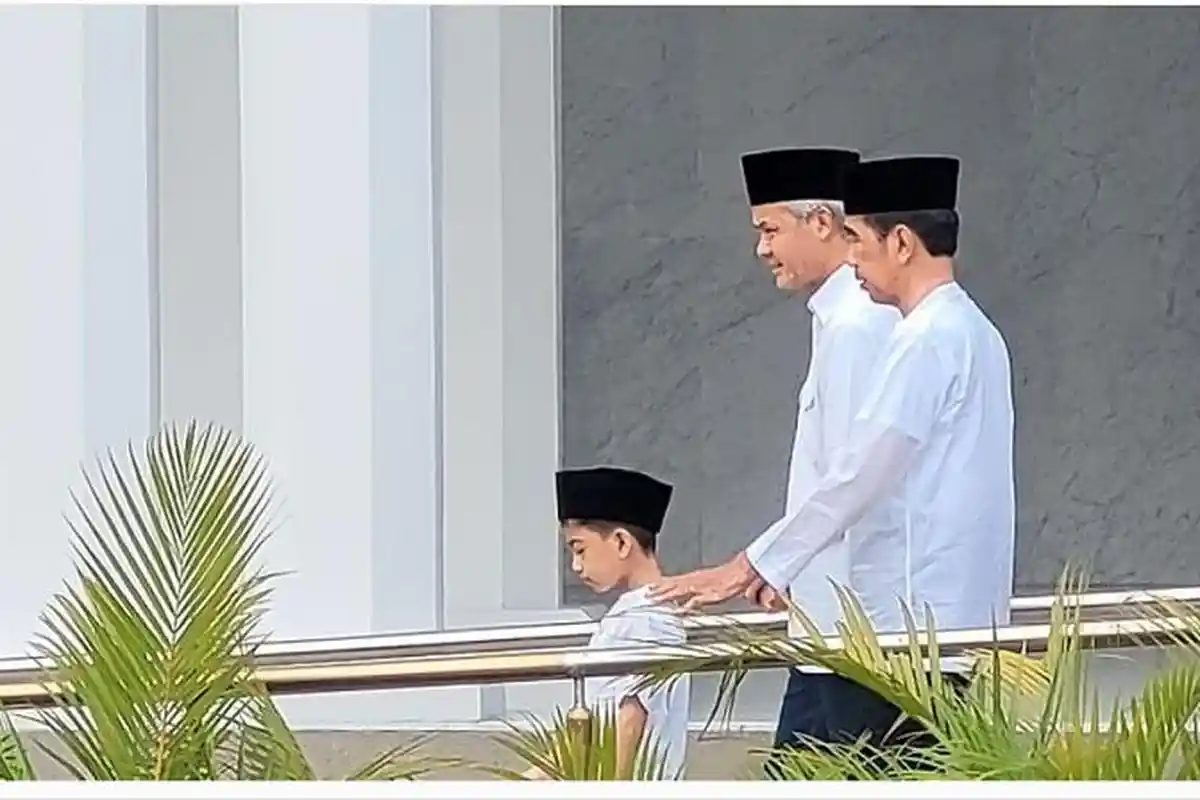 Ganjar Ungkap Isi Pembicaraan Dengan Jokowi Usai Salat Jumat Bareng di Masjid Syeikh Zayed Solo