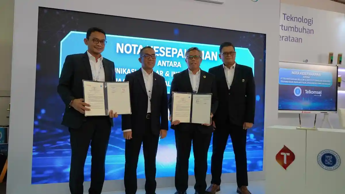 Telkomsel dan ITB Teken MoU Luncurkan AI Innovation Hub di KSTI 2025