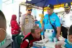 polres-lumajang-dan-badan-narkotika-nasional-bnn-kabupaten-lumajang-memeriksa-urine.jpg