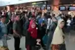 Calon Penumpang Menumpuk di Bandara Supadio Pontianak