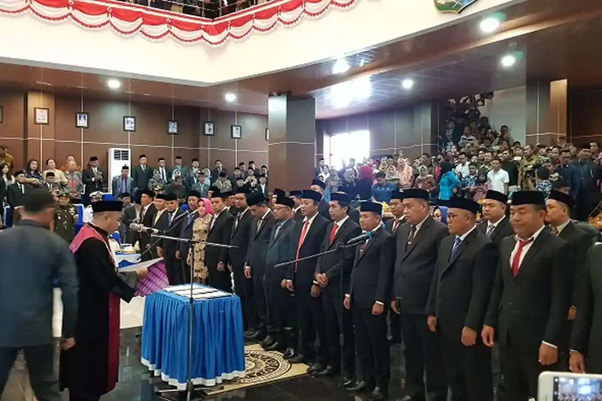 50 Persen Anggota DPRD Mamuju Pendatang Baru, Siapa Saja Mereka?