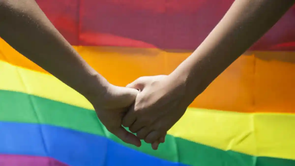 Bahaya Penyimpangan Perilaku Seksual LGBT Dapat Dicegah Melalui Keluarga