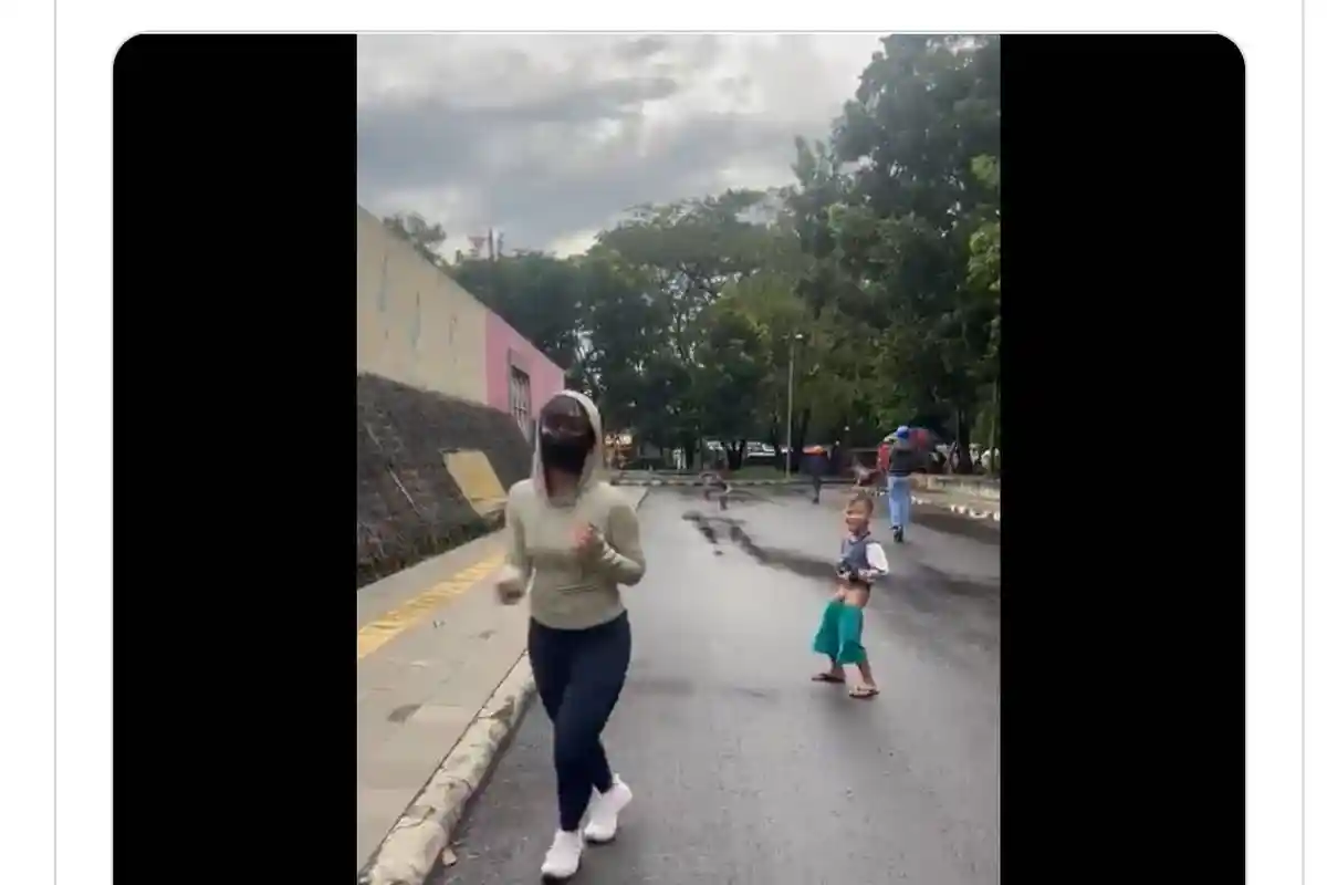 Masih Bocil Sudah Ganjen, Pamer Alat Kelamin ke Wanita Cantik Saat Jogging di GOR