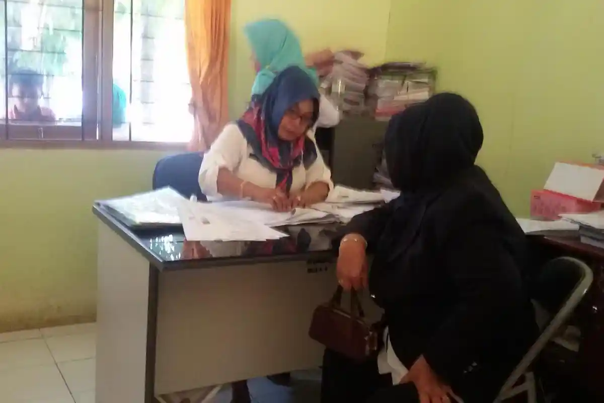 Parah! Pukul 13.35 Petugas di Kecamatan Biringkanaya Masih Makan Siang, Data Suket KTP Tak Sesuai