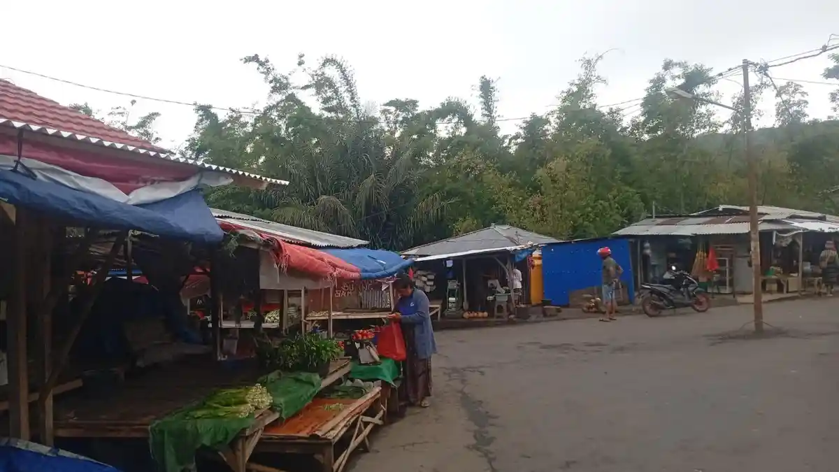 Pedagang di Ngada NTT Harap Ada Pendidikan Gratis Biar Anak Tak Putus Sekolah