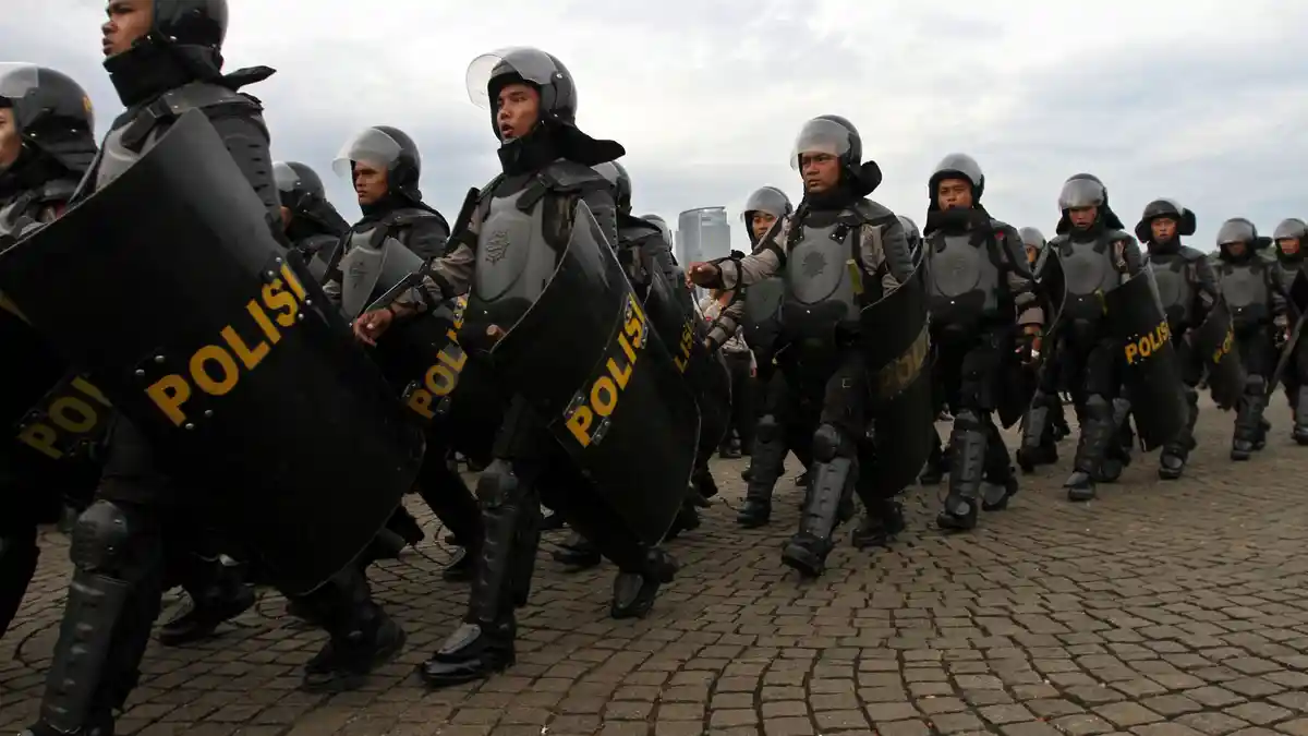 12 Ribu  Personil  Polisi Amankan Natal dan Tahun Baru di Jatim