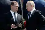 Perdana-Menteri-Rusia-Dmitry-Medvedev-dan-Presiden-Rusia-Vladimir-Putin.jpg