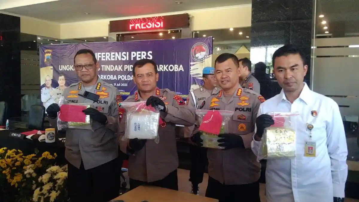 Kurun Waktu 4 Hari, Polda Jateng Bekuk 3 Pengedar Sabu Lintas Pulau, Total Capai 5 Kilogram