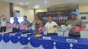 barang-bukti-paket-narkoba-di-Buleleng-56.jpg