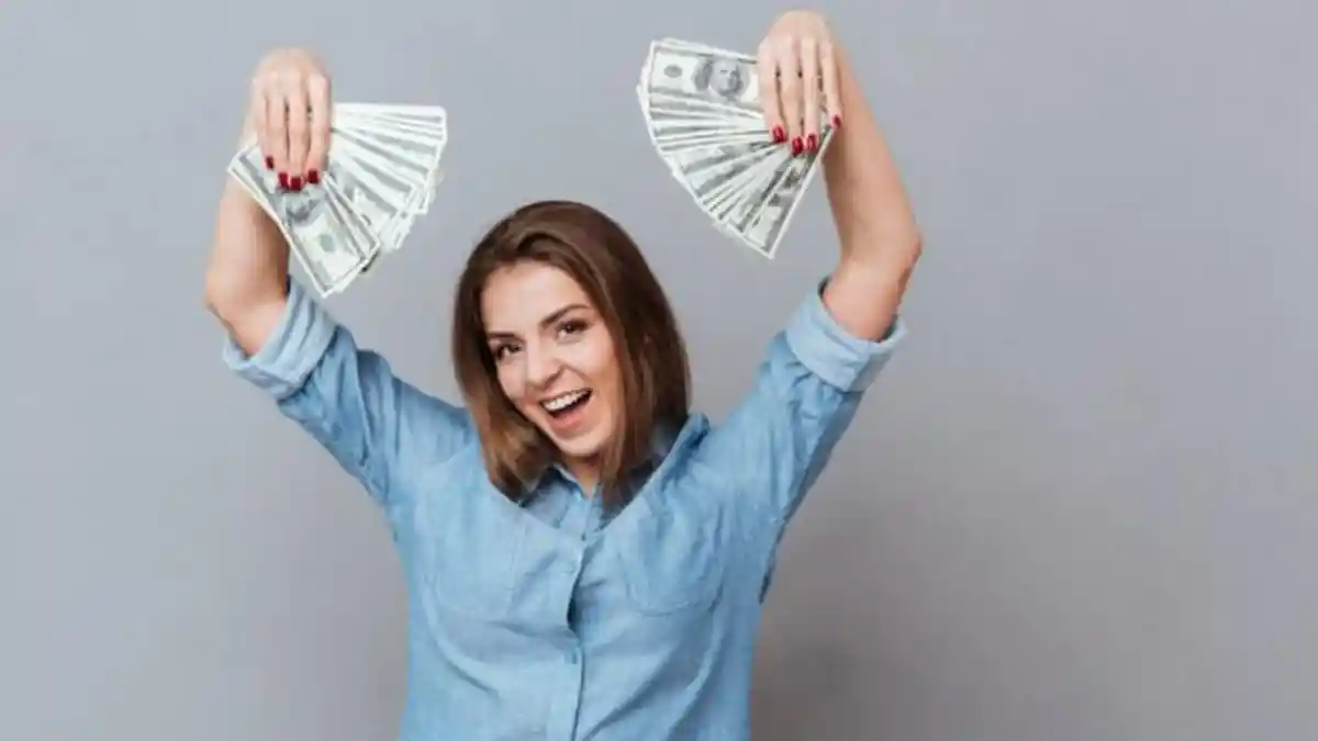 3 Shio Paling Beruntung soal Uang Hari Ini Senin 7 Oktober 2024: Shio Tikus, Shio Kelinci, Shio Naga