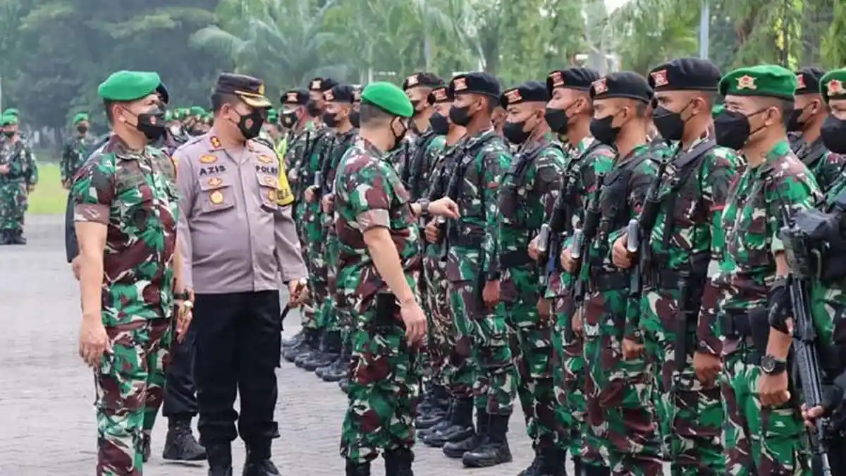 Ratusan Personel Gabungan TNI-Polri Amankan Kunjungan Presiden Joko ...