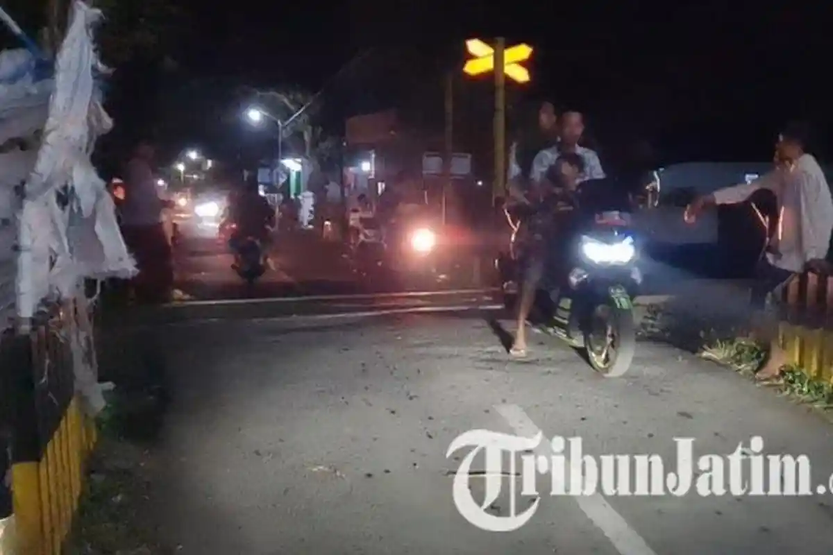 Niat Pulang Kampung Bersama, Pria di Probolinggo Saksikan Teman Tersambar Kereta Api: Ban Selip