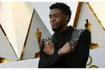 aktor-chadwick-boseman-berpose.jpg