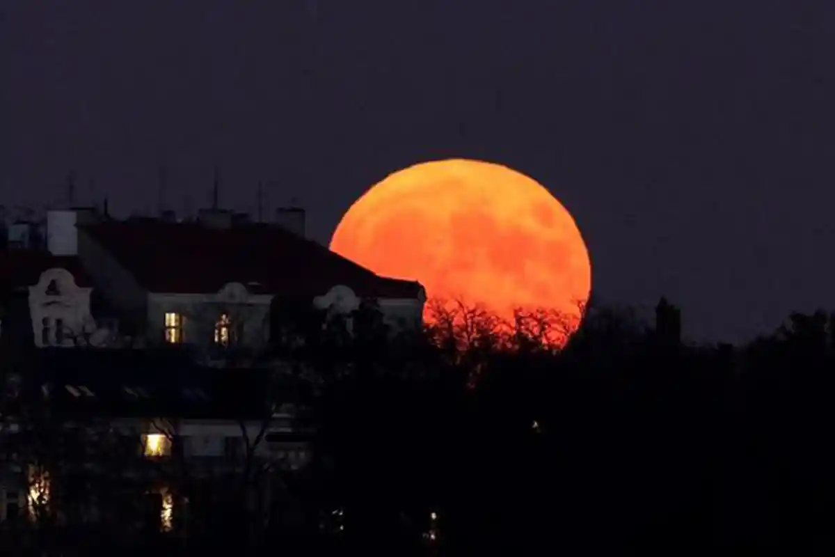 Gerhana Bulan Total 28 Juli 2018, Fenomena Langit Langka Ini Terjadi Sehari Sebelum Super Blood Moon