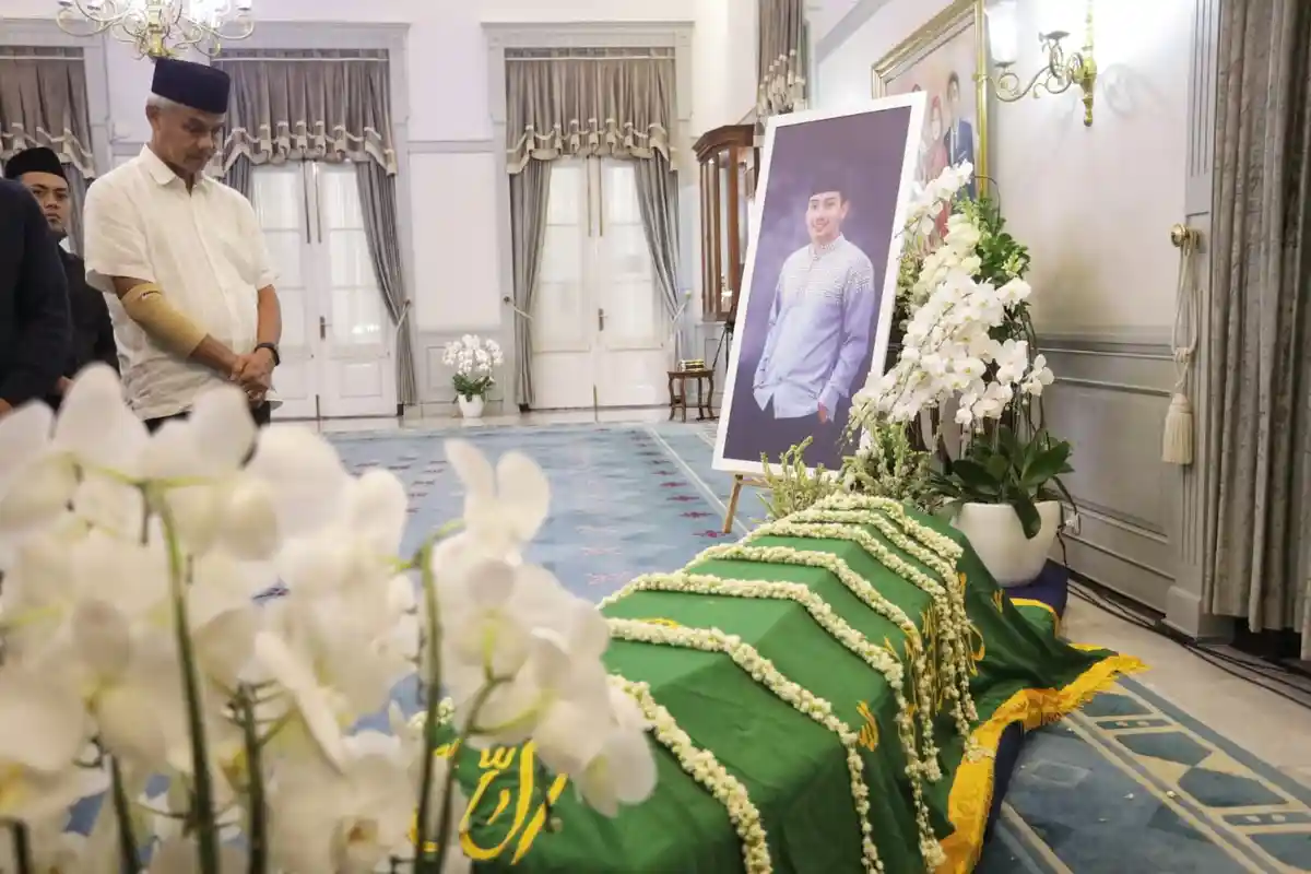 Ganjar Melayat ke Gedung Pakuan Bandung: Banyak Warga Jawa Tengah Mendoakan Eril!