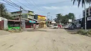 Kondisi-Jalan-Trans-Sulawesi-ruas-TopoyoKarossa-di-Desa-Topoyo.jpg