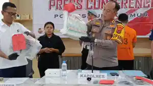 KARYAWAN-ALFAMART-TIKAM.jpg