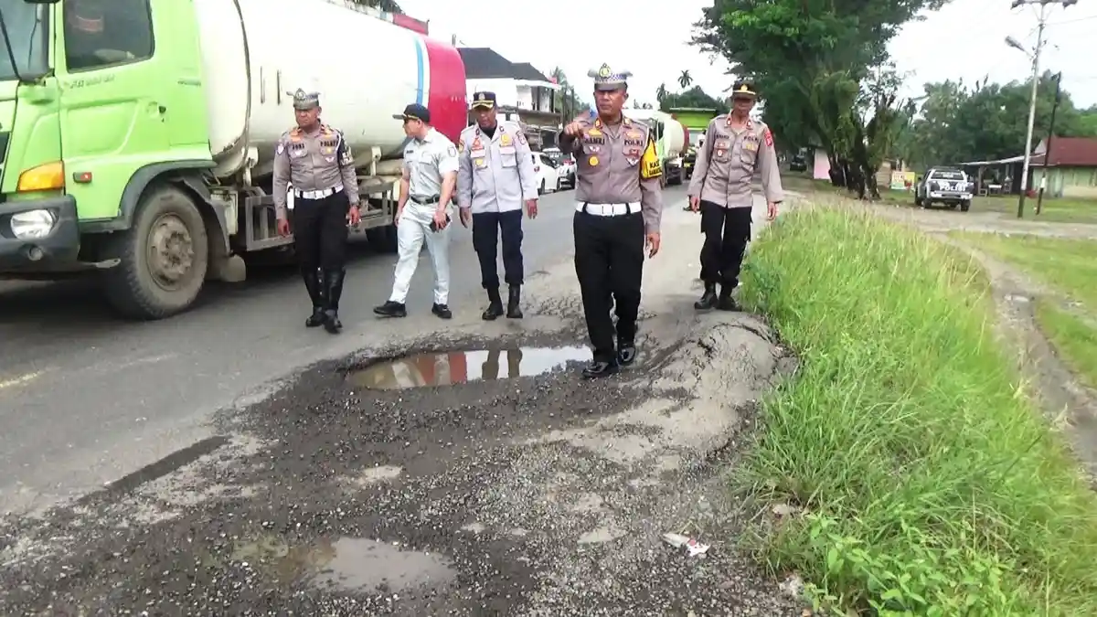 Jelang Operasi Singgalang 2025, Polres Dharmasraya dan Dishub Lakukan Pengecekan Kondisi Jalan
