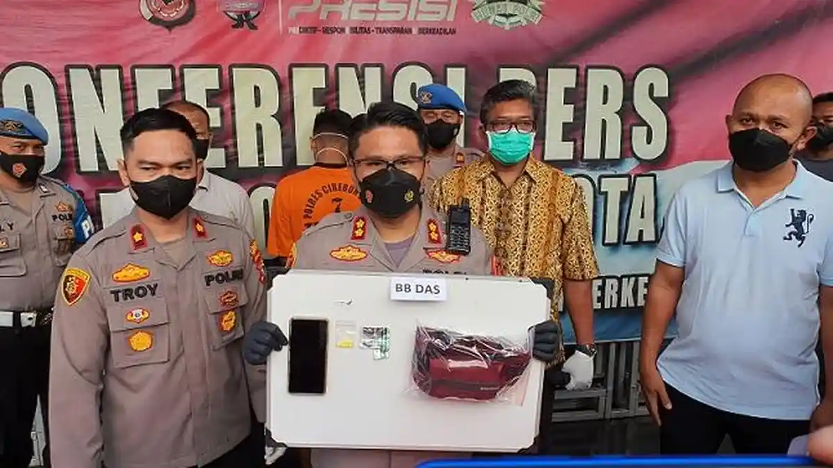 Polisi Tangkap Polisi Karena Edarkan Obat Keras, Berhasil Diamankan di Solo