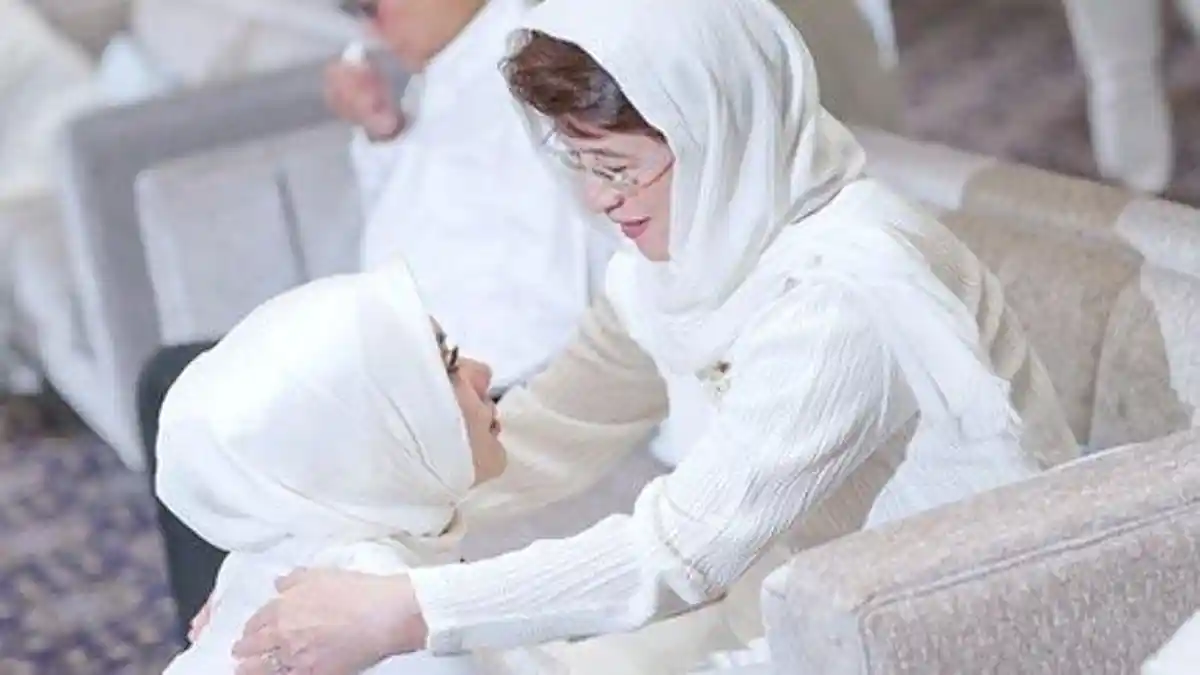 Dulu Tak Restui Luna Maya, Ibunda Reino Barack Kini Beri Perlakuan Berbeda Pada Syahrini